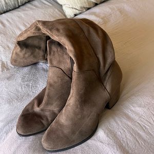 Call it Spring! Knee height boots like new